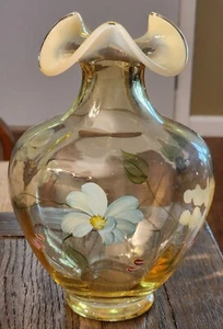 FENTON PANEL OPTIC SILKEN SAND OPALESCENT HAND PAINTED BULBOUS VASE - EX COND - Picture 1 of 19