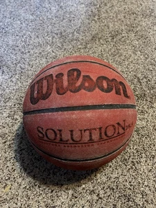 wilson solution basketball 28.5  - Picture 1 of 5