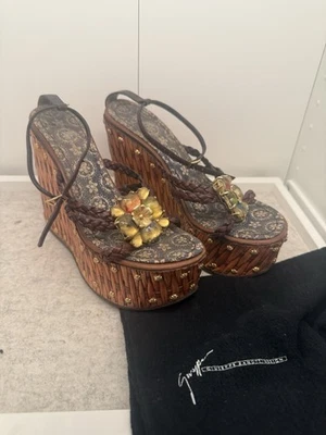 Giuseppe Zanotti платформе каблуки BasketWeave плетеный рафтан США размер 8 нуждается в ремонте - Изображение 1 из 4