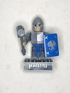 Kre-o Kreo KRE-O Mini Action Figure Minifigure Knight Blue Shield - Picture 1 of 6