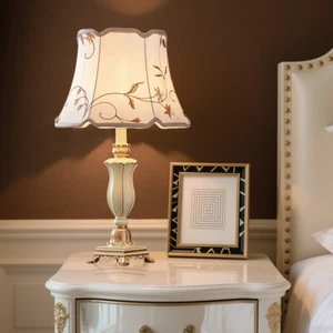Splendor Retro Resin Desk Lamp Classical Art Decor Plug-In Dressing Table Lamp - Picture 1 of 10