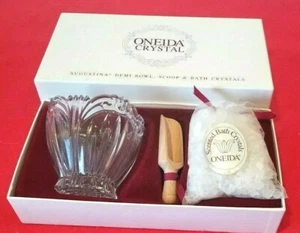 ONEIDA CRYSTAL GIFT SET AUGUSTINA DEMI BOWL, SCENTED BATH CRYSTALS, WOODEN SCOOP - Picture 1 of 12