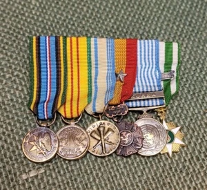 Vietnam War Army Mini Medal Grouping 6x Place W Rare Decorations Period Mounted - Picture 1 of 24