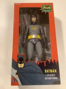 Neca Batman Classic TV Series BATMAN 1/4 Scale - Imagen 1 de 8