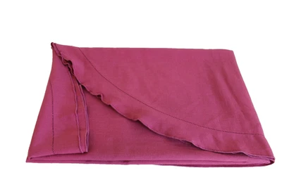 传统椭圆形钩针桌亚麻96英寸x57英寸充满活力的桌景石榴  — 第 1/4 张图片