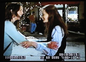 GILMORE GIRLS DAILIES: OUTTAKES, BLOOPERS DVD 2001, Season One ~ LAUREN GRAHAM - Picture 1 of 3