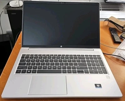 Portátil HP ProBook 455 G9 Business, 15.6" FHD AMD Ryzen SIN RAM SIN SSD - SIN ALIMENTACIÓN Foto 1 de 4