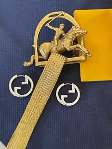 Orecchini a cerchio in argento con logo Gucci - Foto 1 di 7