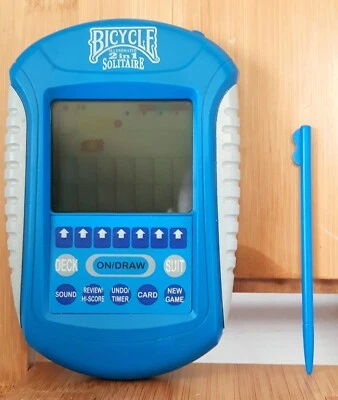 Bicycle Illuminated 2-In-1 Electronic Solitaire Travel Game w/Stylus - Tested - Imagem 1 de 2