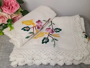 Set Of 2 Vintage Tablecloths Handmade From 1960's Easter Theme - Foto 1 di 6