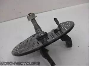 07 300EX 300 EX left front spindle knuckle 1 - Imagen 1 de 1