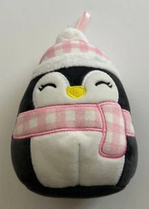 Squishmallows Luna Pingüino Rosa Sombrero 4" Navidad Felpa Adorno Invierno - Imagen 1 de 3