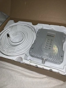 Amazboost Amplificateur de signal de téléphone portable jusqu'à 2 500 pieds carrés, tous les opérateurs américains - Photo 1 sur 6