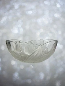 Vintage Mikasa Glass Bowl Frosted Tulips And Leaves Scalloped Edge & Small Bowl - Picture 1 of 6