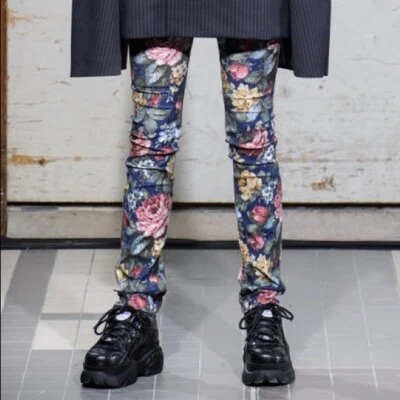 Pantalones florales YUNYA WATANABE/Usados Commes Des GARCONS: otoño 2018 RTW Foto 1 de 4
