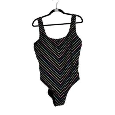 Купальник VS розовый размер XXL радужный шеврон в полоску низкая спина цельный НОВЫЙ - Изображение 1 из 4