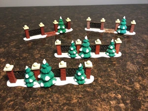 Dept 56 Village Courtyard 4 piece set of Fence 52205 - Picture 1 of 5