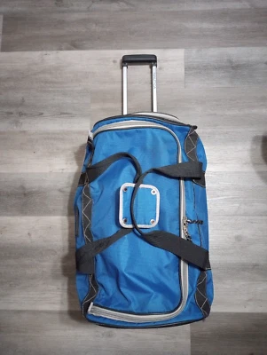 X18501  BLUE   "Nautica" Suitcase Travel Luggage Bag Lightweight 27"× 15" × 15" - Image 1 of 4