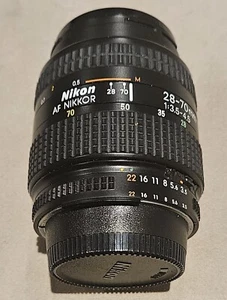 Nikon AF Nikkor 28-70mm f/3.5-4.5 D Macro Zoom Lens - Picture 1 of 8