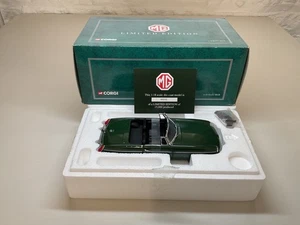 Corgi 1:18 95106 - 1963 MGB Roadster British Racing Green, plinth and badge - Picture 1 of 6