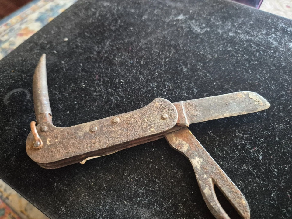 WORLD WAR TWO COMMONWEALTH/AUSTRALIAN MILITARY CLASP KNiFE WHITTINGSLOWE WARRISS - image 1 of 1