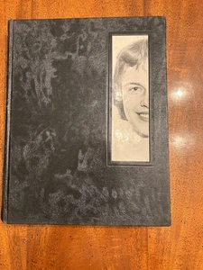 State University of Iowa SUI Hawkeyes Yearbook Annual  1960 Hawkeye - Picture 1 of 7