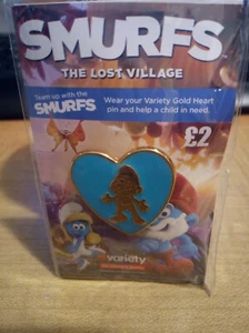 2017 Variety Club Papa Smurf Gold Heart Brooch Pin Badge New on Card In bag - Picture 1 of 3