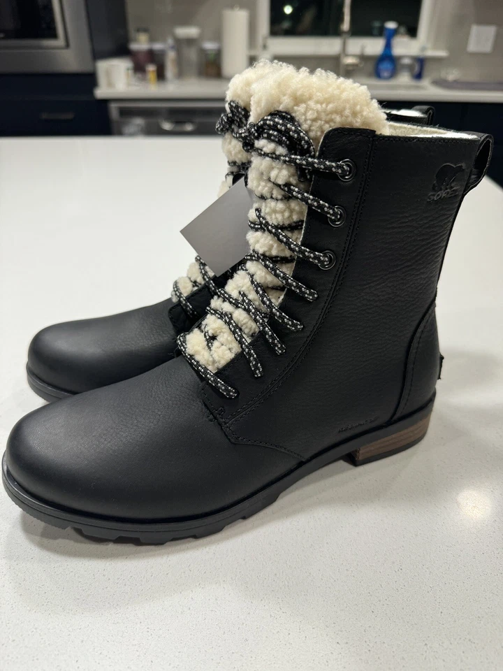 Sorel Women’s Emelie Short Lace Cozy Black Leather Boots Size 7.5 US