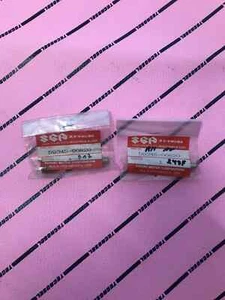 Rm 125 250 1986-1995 Front Brake Pins X 2 Oem 59345-00b20 Suzuki - Picture 1 of 2