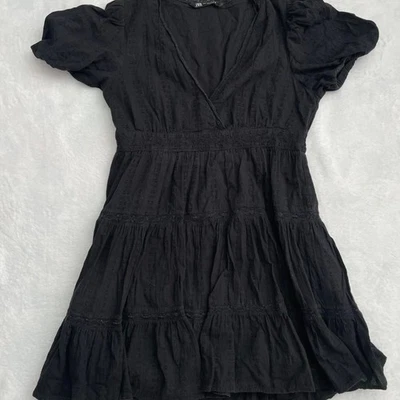 Mini Vestido Zara Negro Para Mujer L Encaje Fluido Verano Fiesta Minimalista Fiesta Chica Foto 1 de 3