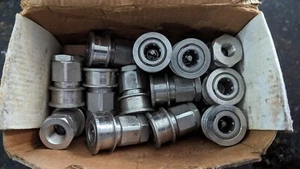 LOT OF (13) NEW OLD STOCK SNAP-TITE QUICK DISCONNECT HYDRAULIC VALVES - Picture 1 of 5
