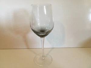 Bonitas copas de vino Pier 1 Smoke ~ grises craqueladas blancas 8 7/8” - descontinuadas - Imagen 1 de 5