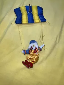 Parachute Porcelain Clown - Picture 1 of 6