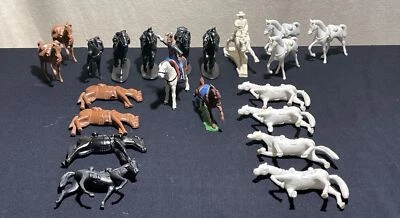 IMEX UNION CAVALRY HORSES & More Playsets Mixed Color Horses  Lot Of 21 - Image 1 of 4