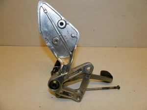Yamaha FZS 600 Fazer Fußrastenanlage Fahrer links RJ03 bj. 1998 - 2003 - Bild 1 von 4