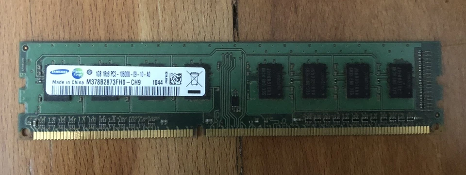 Samsung 1 GB RAM 1Rx8 PC3-10600U M378B2873FHO-CH9 - Image 1 of 2