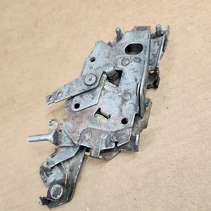 78-82 C3 Corvette LEFT Door Latch Assembly Lock Mechanism Drivers Side OEM Gm - Picture 1 of 4