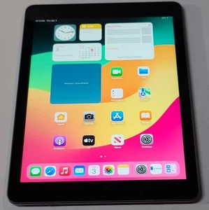Apple iPad 6a generazione A1893, 32 GB, Wi-Fi, 9,7", grigio siderale: IA511 - Foto 1 di 12