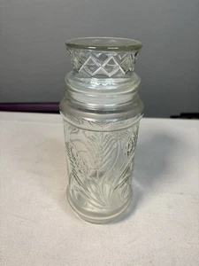 Tarro de vidrio transparente vintage 1982 Planters Mr. Peanut Wheat Pattern 8,5" con tapa - Imagen 1 de 8