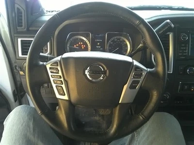 TITAN XD  2018 Steering Wheel 8397715 Foto 1 de 4
