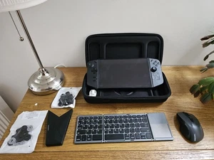 Lenovo Legion Go Handheld Gaming Console AMD Ryzen Z1 Extreme, 16GB RAM, 2TB SSD - Picture 1 of 3