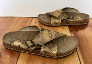 Sandalia Birki's Para Hombre Talla 13 Santosa Plantilla Suave Grafitto Bas Camuflaje Cuero Corcho - Imagen 1 de 11