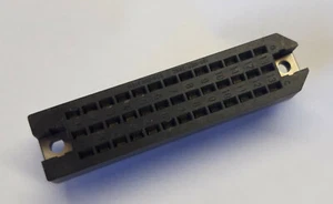 39 Pin / Pin Tuchel Female Header / LF 14 - Picture 1 of 1