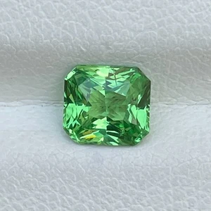 Natürlicher grüner Tsavorit 1,25 kt strahlender Schliff loser Edelstein besonderes Geschenk - Bild 1 von 5