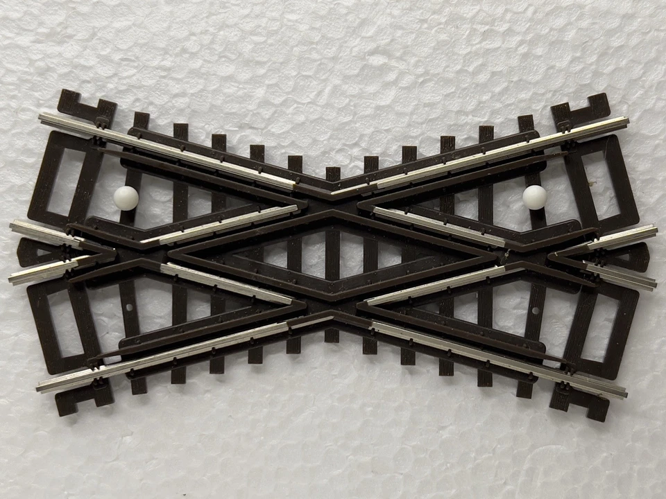 Atlas HO Scale Code 83 Nickel Silver Snap Track 30 Degree Crossing - Image 1 of 1