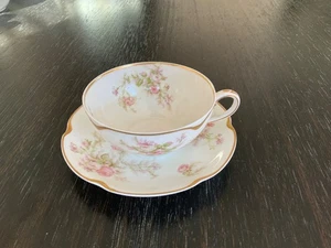Haviland Francia Limoges Floral Rosas Rosas Dorado Festoneado 1 Taza de Café y Platillo - Imagen 1 de 4