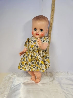 Muñeca bebé ojo dormido ideal vintage cabello moldeado 18 pulgadas de alto hecha en EE. UU. Foto 1 de 4