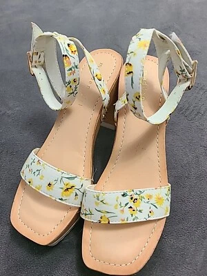 Madden Girl Sz 6 M Flower Pattern Block High Heels Shoes Women Sandals  - Image 1 of 4