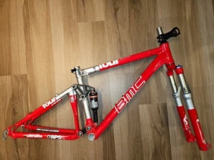 SPOTLESS! BMC Fourstroke 03 mountain bike/bicycle/MTB frame. Rockshox SID fork. - Picture 1 of 15