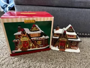 Lemax Christmas Village Snow Peak Lodge #55924 Retired in BOX Adapter Complete - Picture 1 of 9